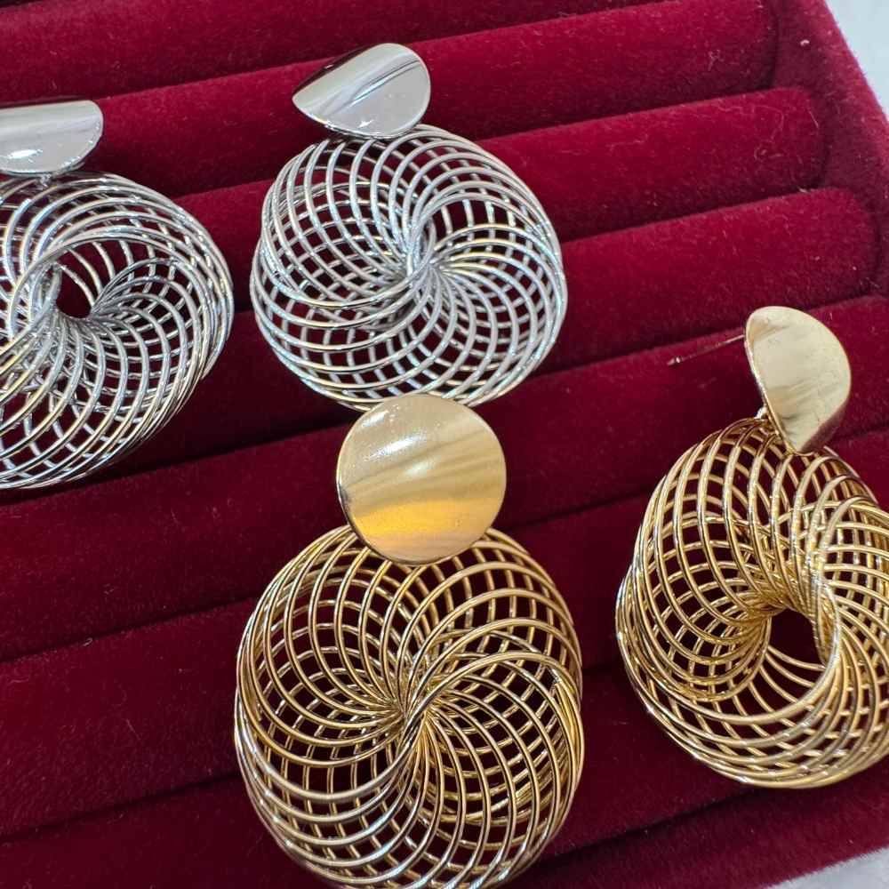 Twirl Gold Loops