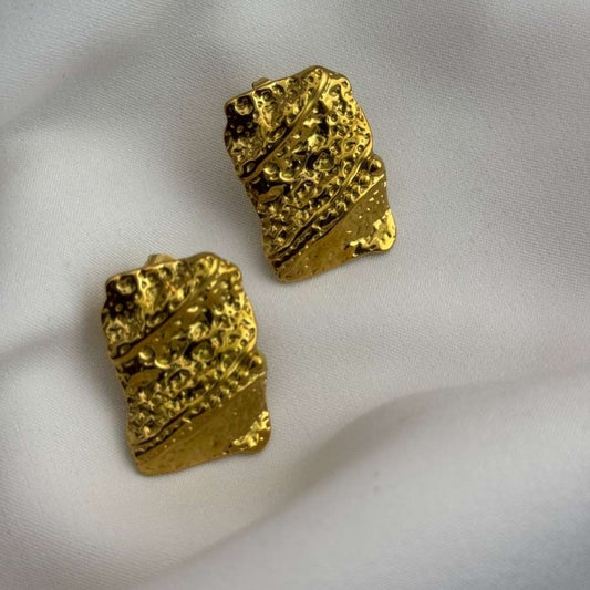 Sheen Gold Studs