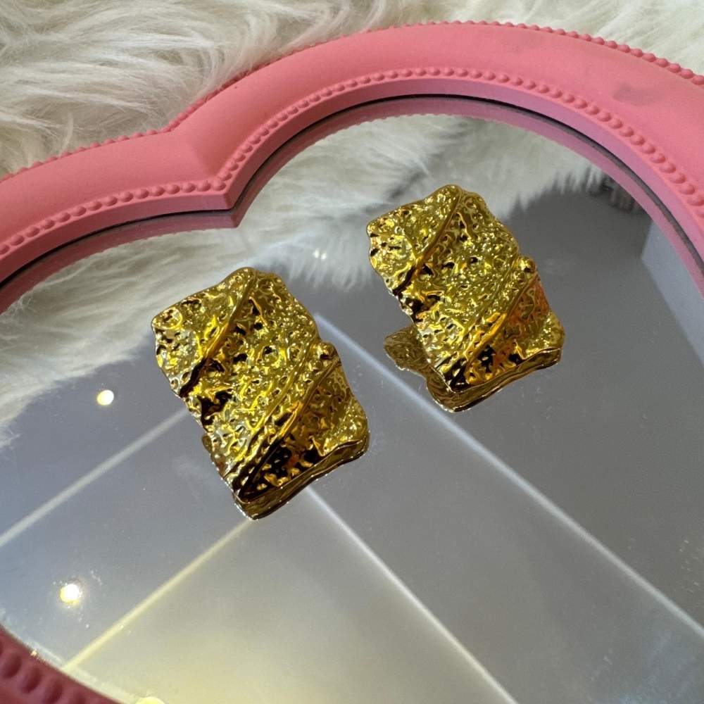 Sheen Gold Studs