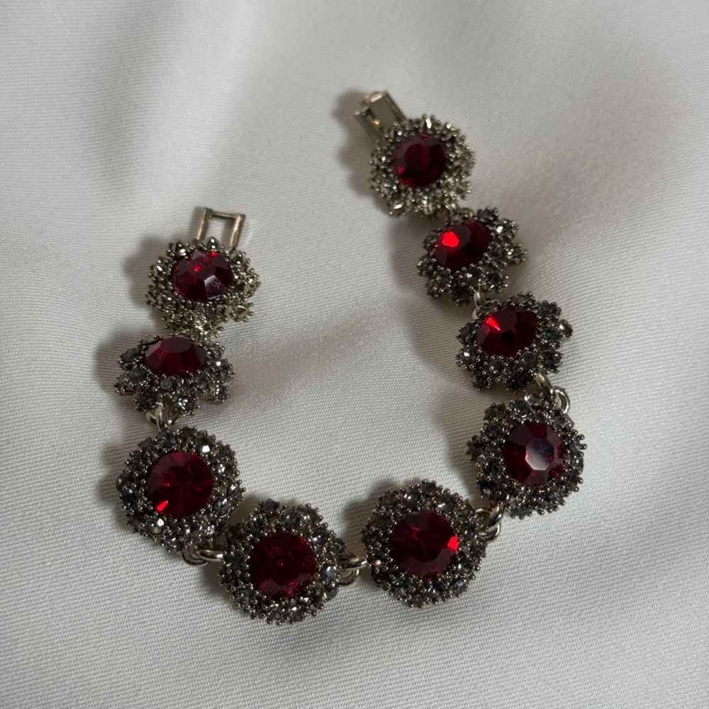 Rhinestone Retro Bracelet