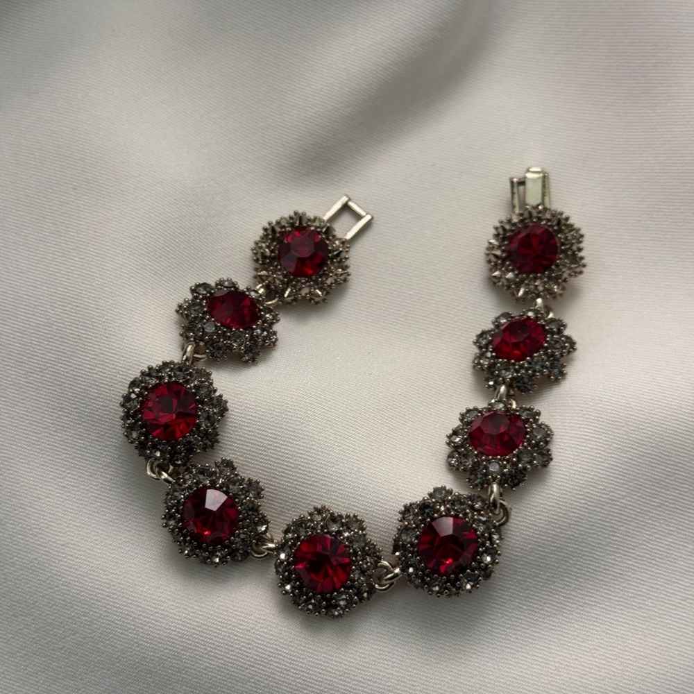 Rhinestone Retro Bracelet