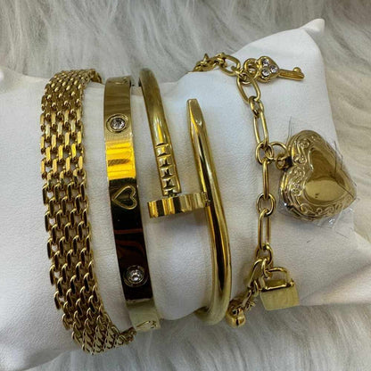 Golden Four-Leaf Flower Bracelet