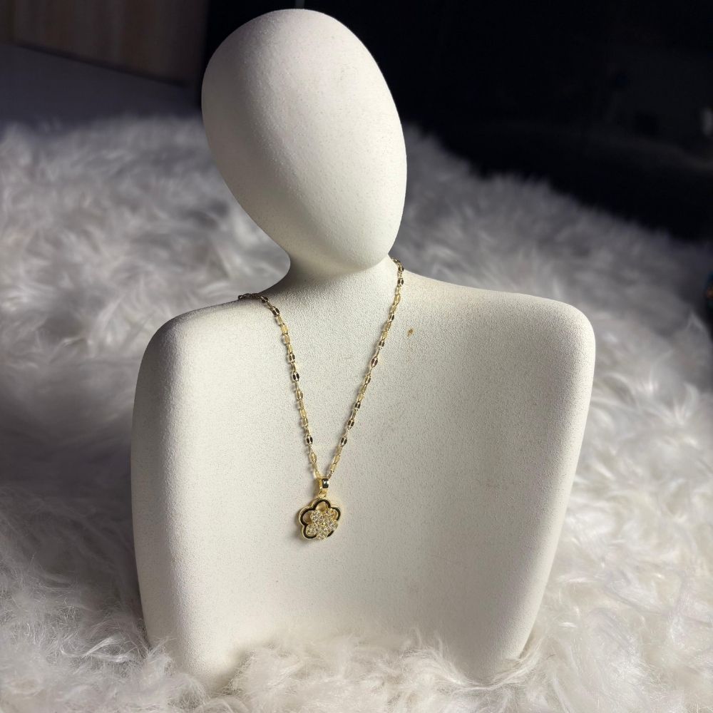 Cloveré Necklace