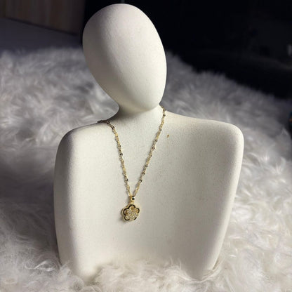 Cloveré Necklace